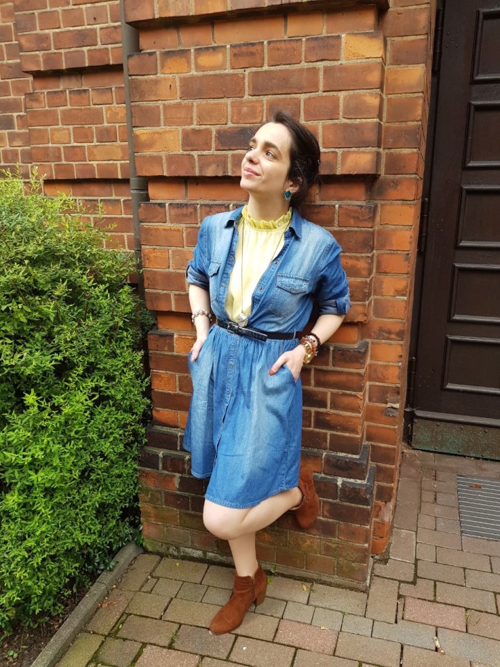 yellow on denim bright focus