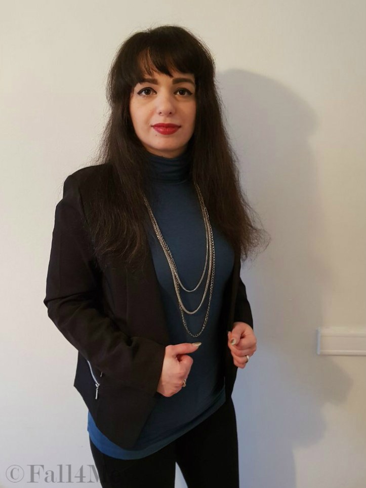 Closer look of the winter business outfit