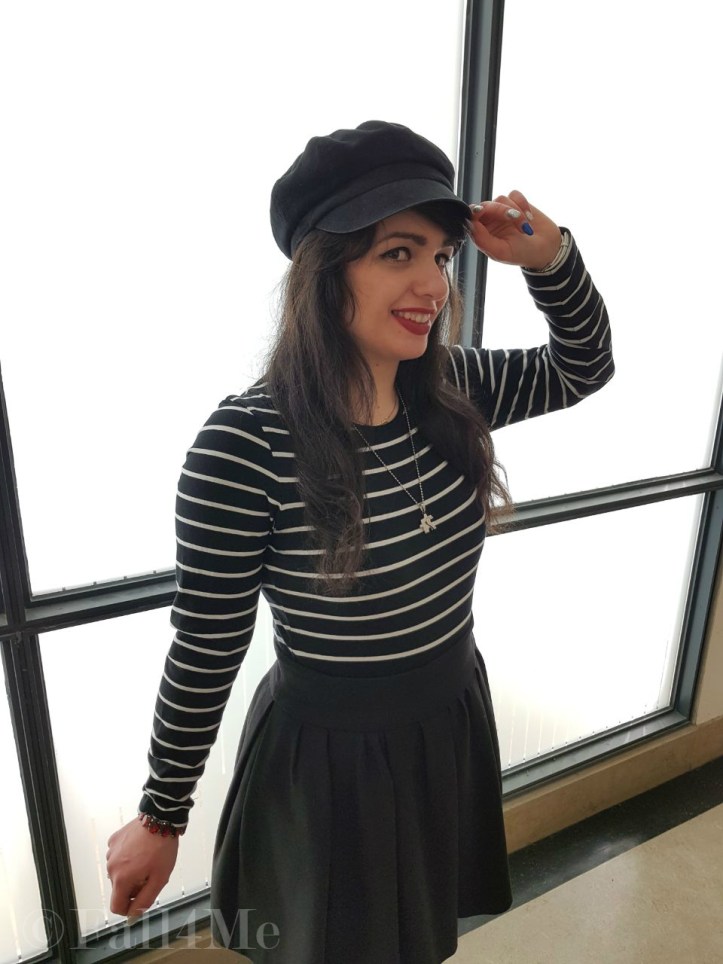 White stripes on black lolita style awakens spring feelings in March