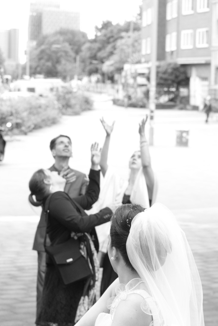 Bridal bouquet throwing