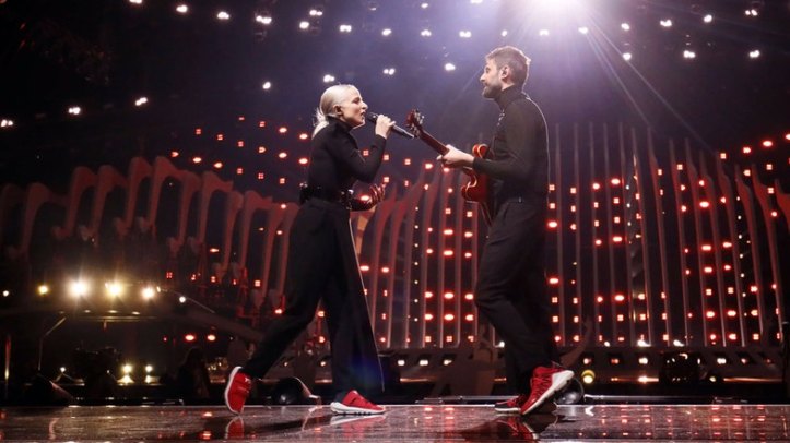 Madame Monsieur performing their entry on the Grand Final