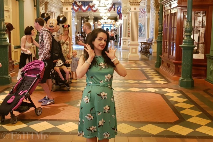 August trend by Fall4Me mint green and cherry magenta