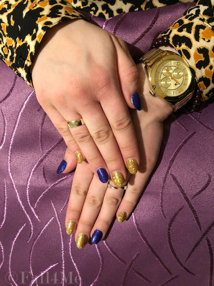 Nails for Christmas 2018 Ultraviolet and Gold in glitter