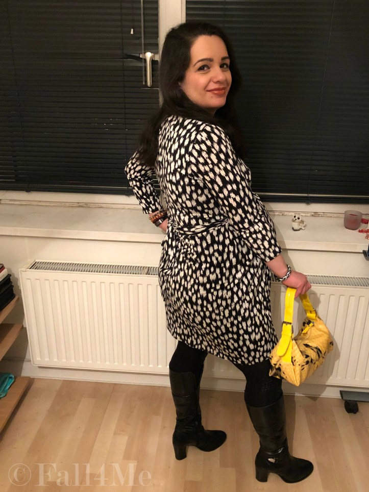 Black and white meet yellow accents for the beginning of the new year