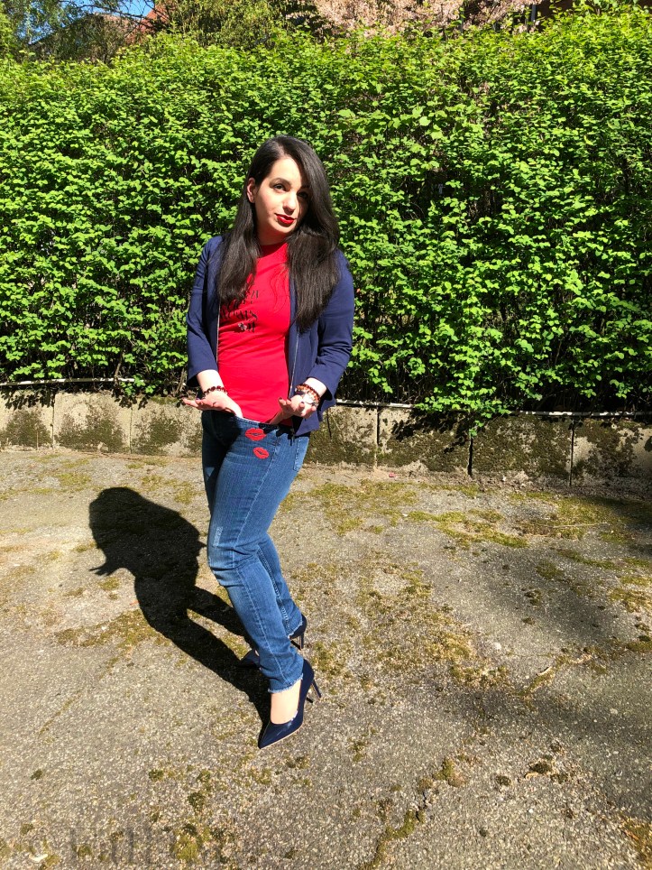 Fall4Me trend two in one: red lips and blue and red and navy