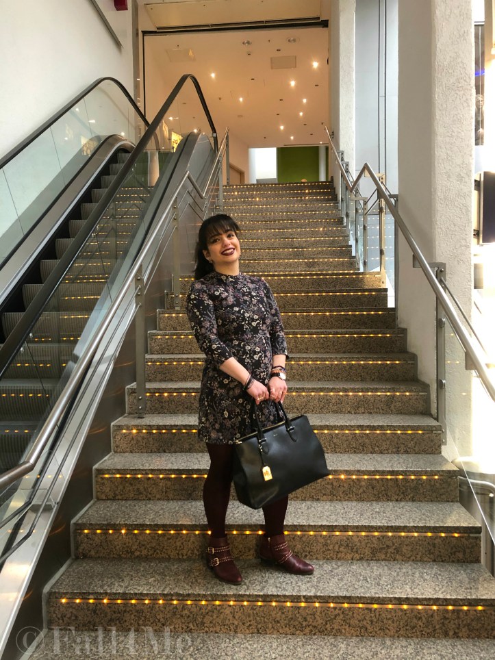 Burgundy is back for autumn with flowers and leather accessories.