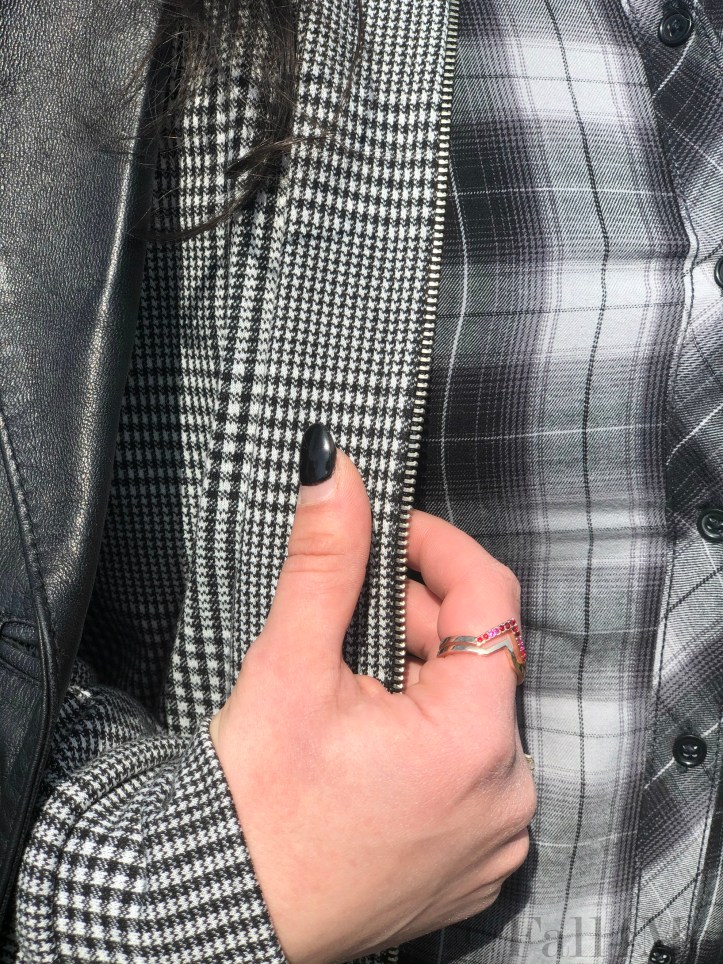 Classy check pattern mix surrounded by black and black leather 90s style.