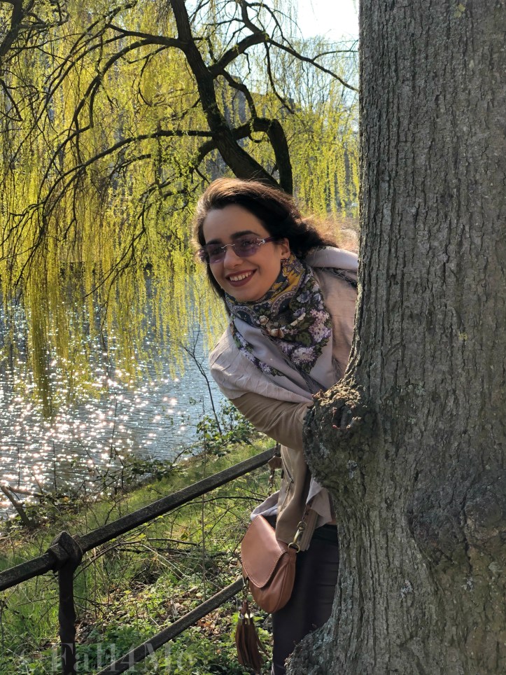 Lavender accents worn with non-black leather-optics and beige powder-shades.