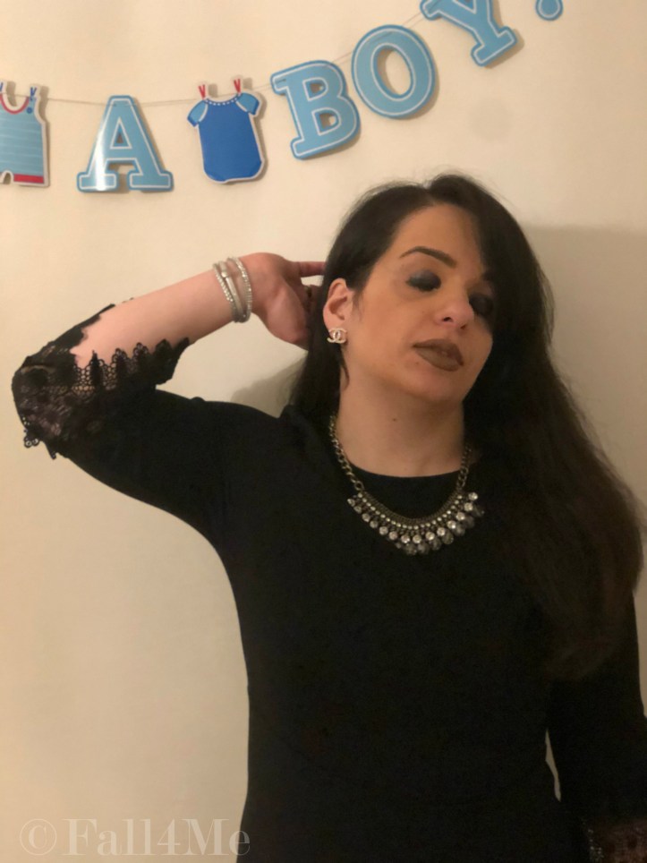 The Christmas outfit for 2019: The LBD with metallic accents