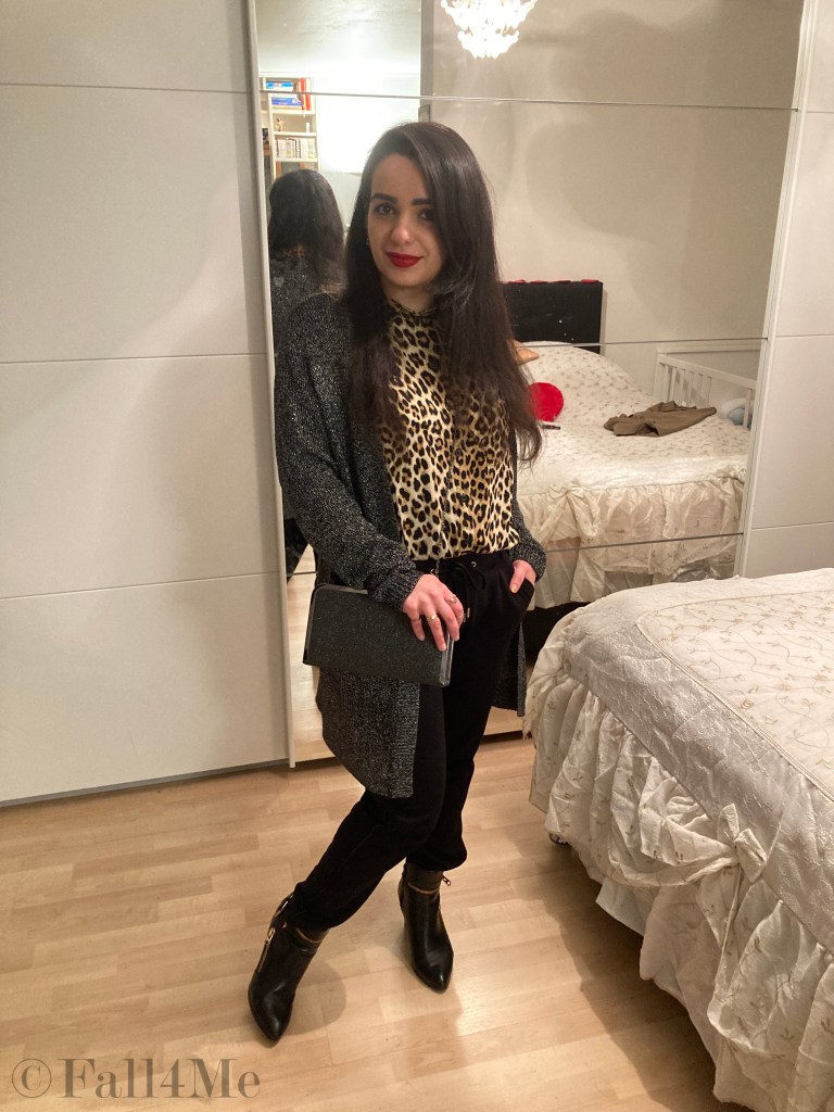 A version of the make-up trend red lips with leopard-eyes.