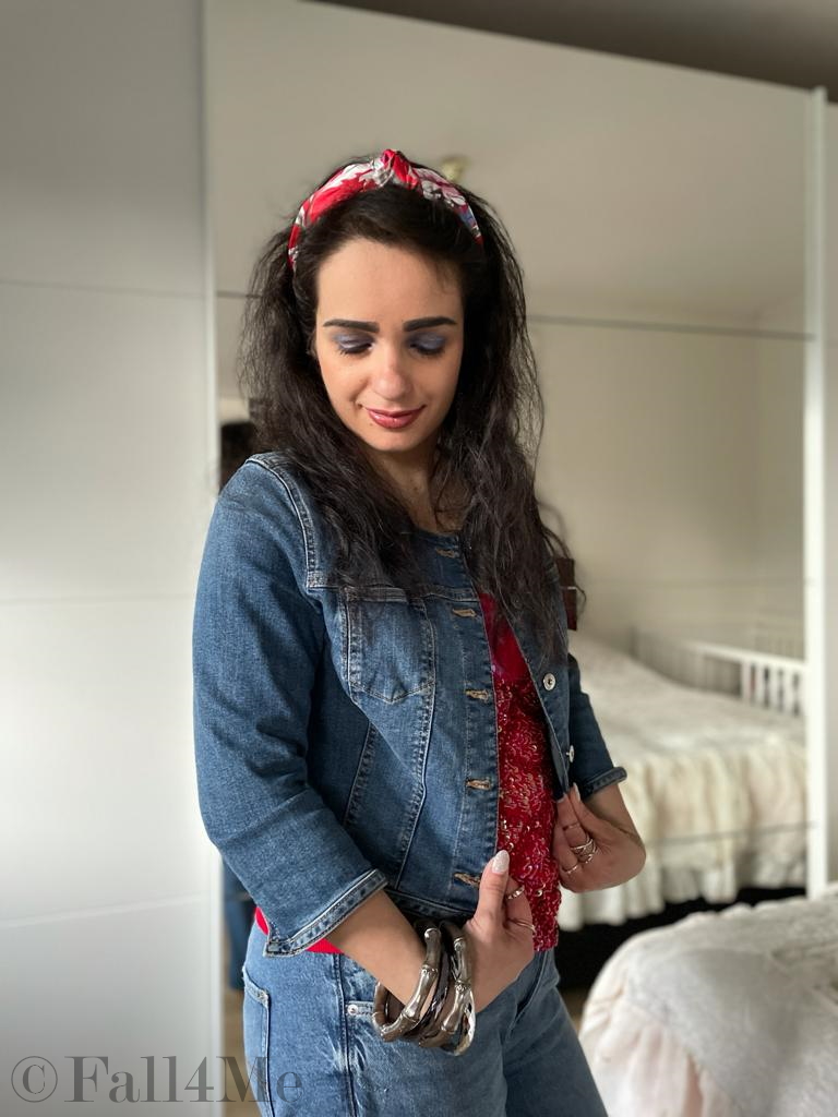 90s style for summer with denim, party tops and catchy eye-matching.