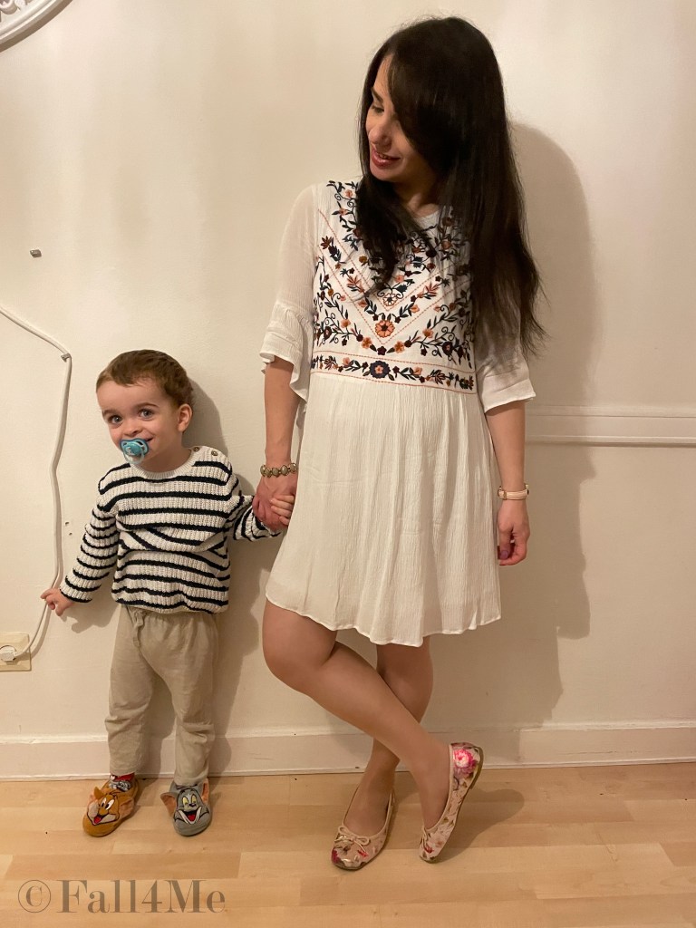 The summer essential linen based on a dress and a look built-up around it.