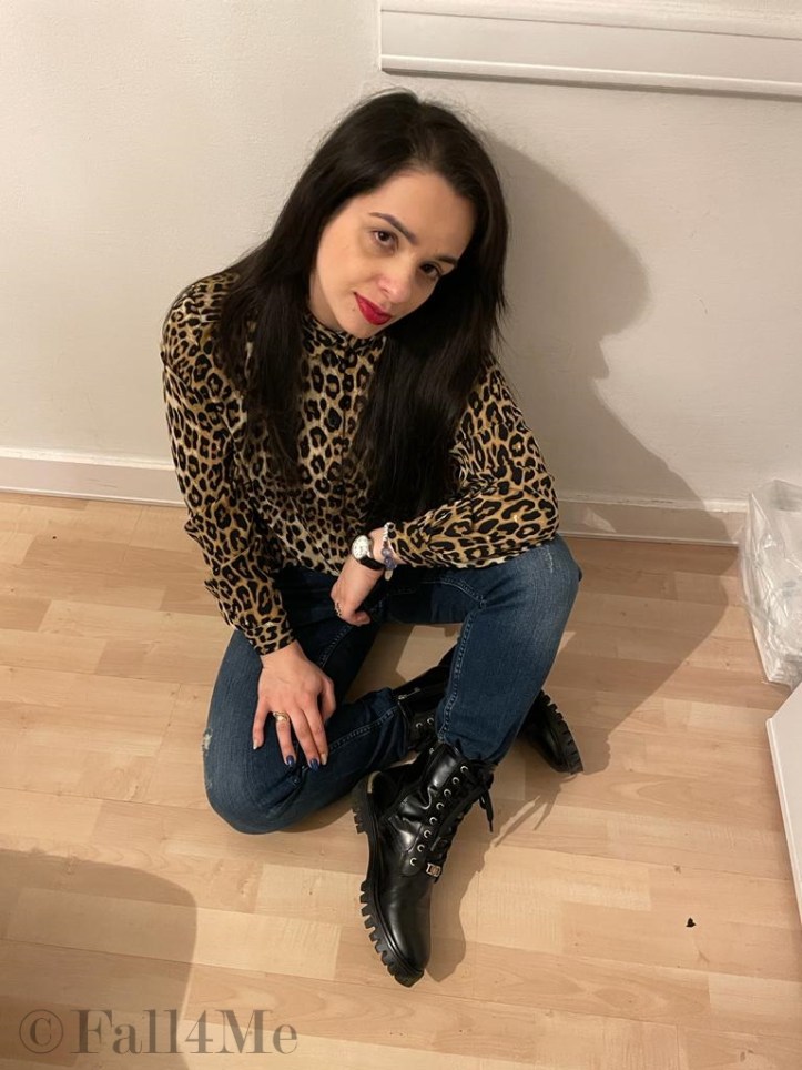 70s-style based on leo-print.