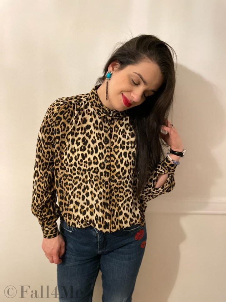 70s-style based on leo-print.