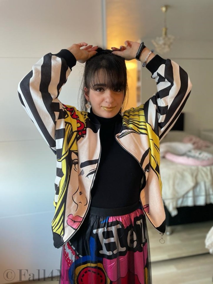 Colorful oversize style for spring.