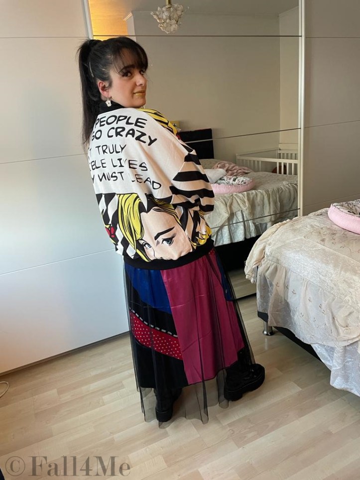 Colorful oversize style for spring.