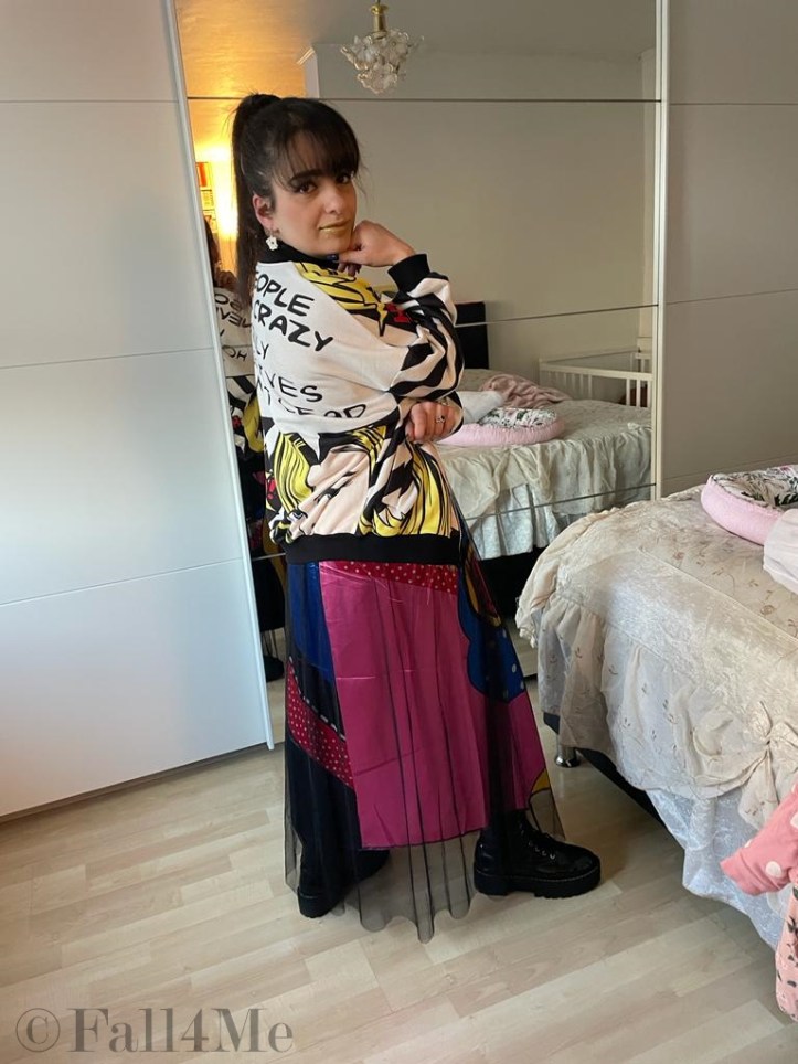 Colorful oversize style for spring.