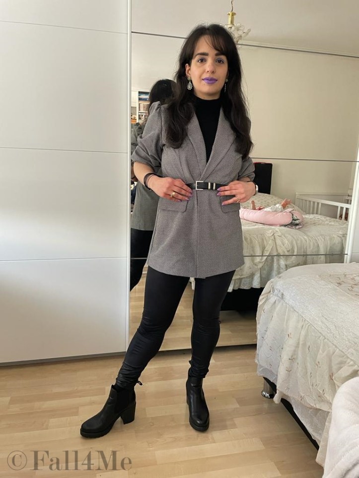 Spring trends combined in clothing, make-up and accessories.