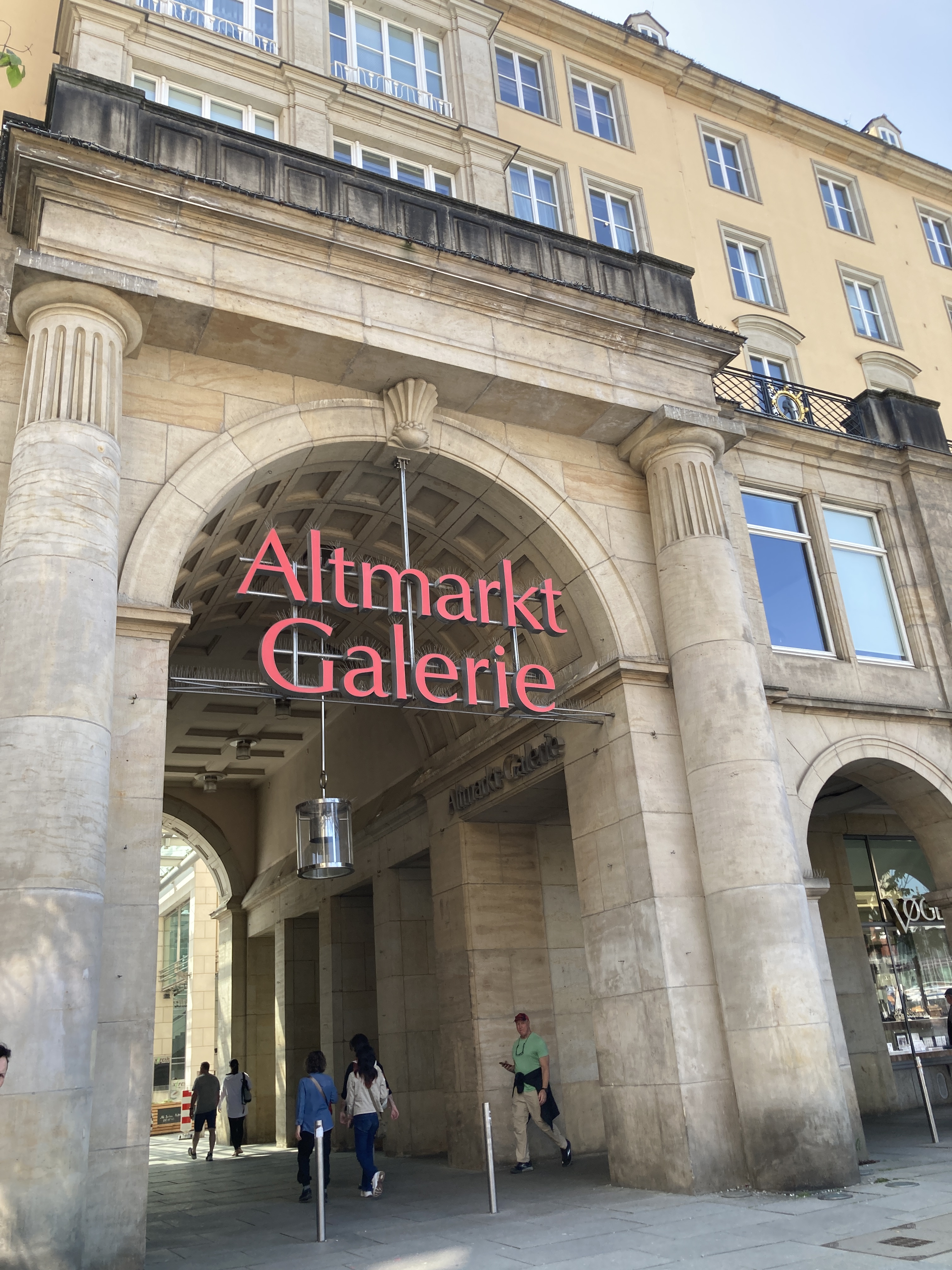The entrance of the Altmarkt Galerie in Dresden.