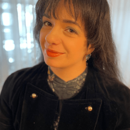 Power shoulders and green eye-make-up