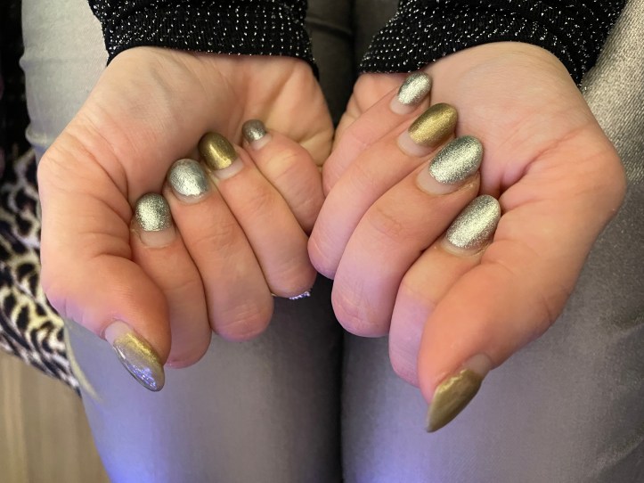 Nails in bold gold and silver for advent.