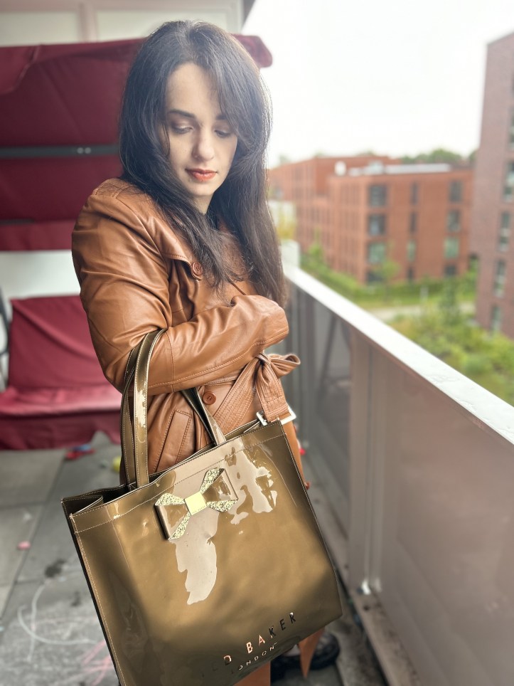 The trend-jacket of the season: the leather-coat.