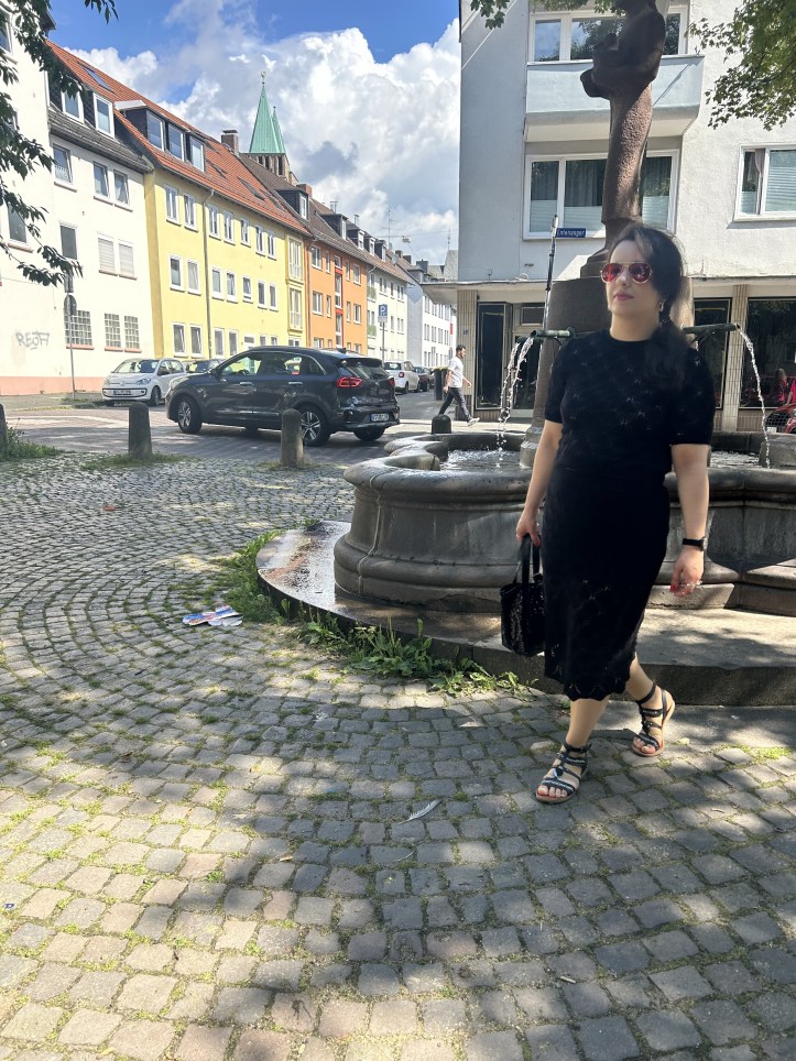 The skirt of the season a wool skirt created into a whole summer-knit-look.