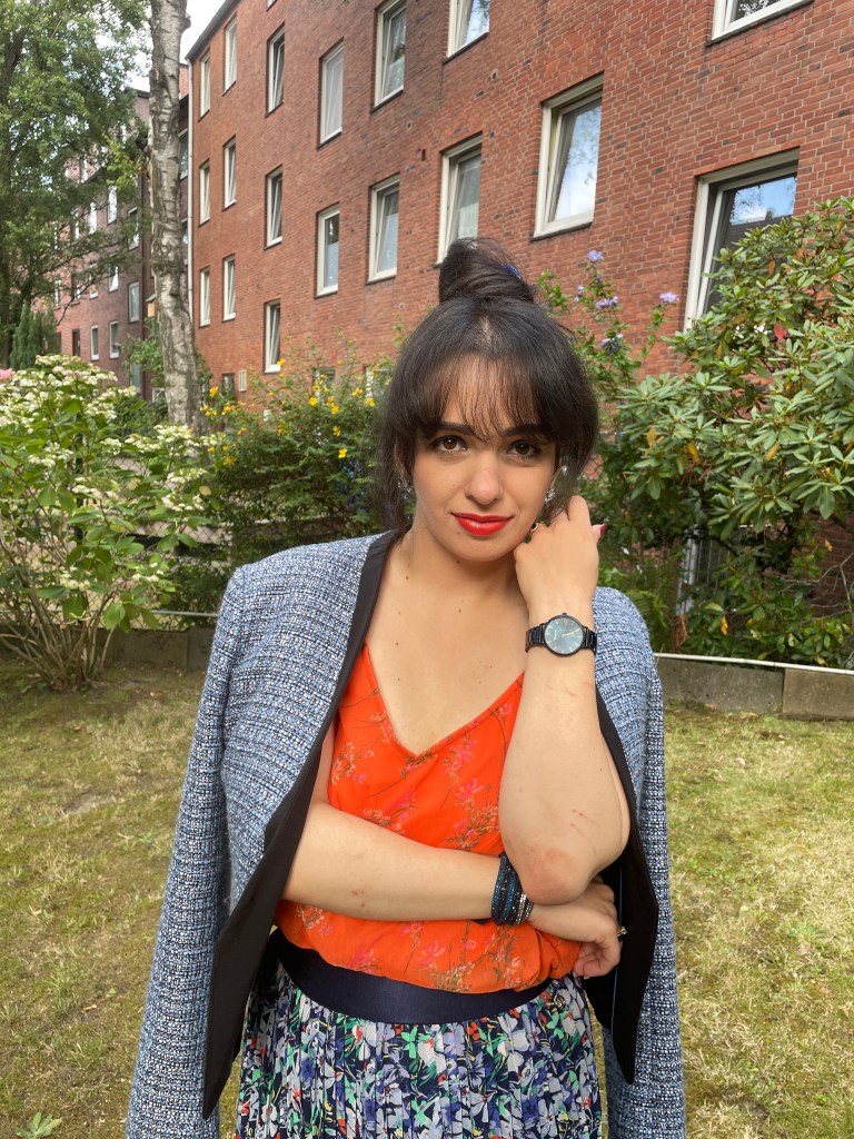 Colors of summer worn in a 70s-romantic-style