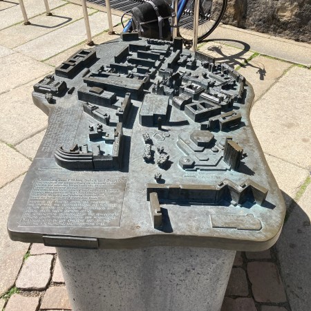 The reconstruction of Chemnitz of a board.