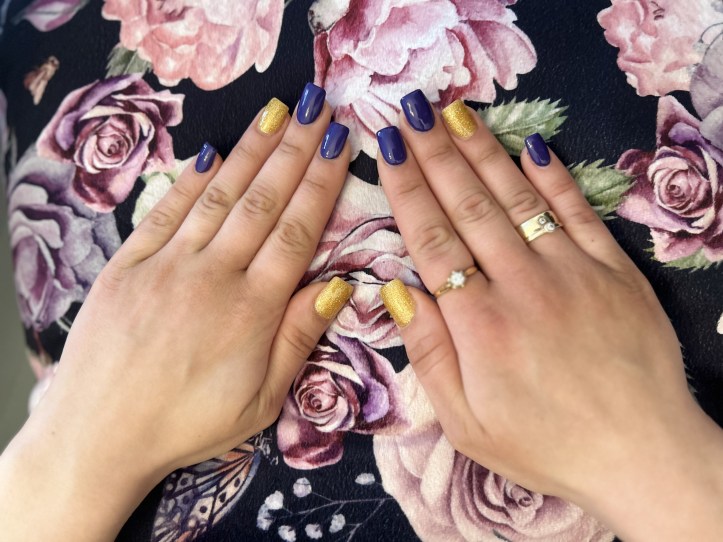 My nail-art for "Die Küchenschlacht": gold and purple.