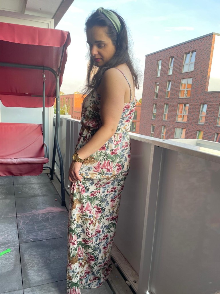A summer-style in a maxi-dress