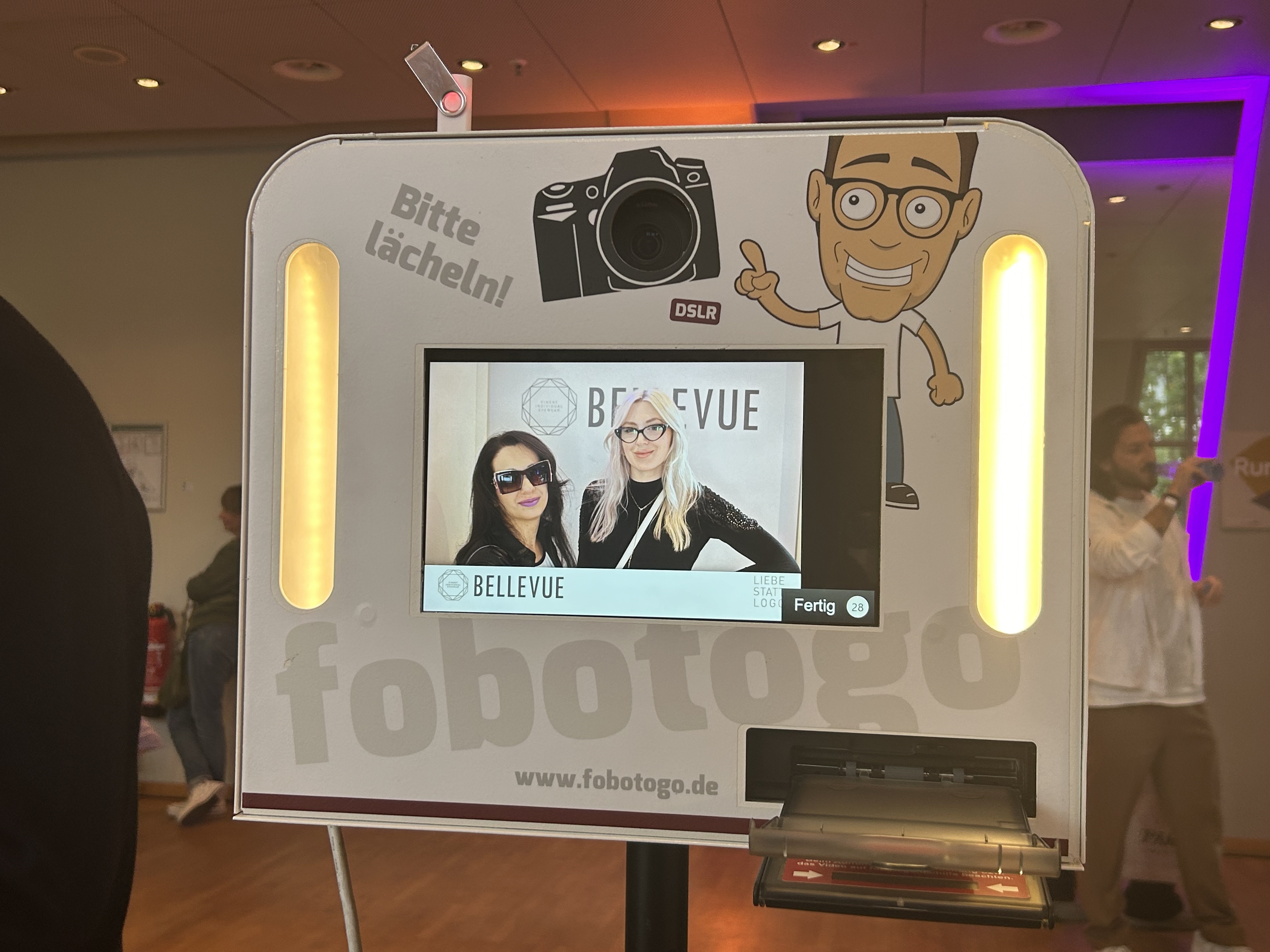 A photo of our photo wearing Bellevue eyewear.