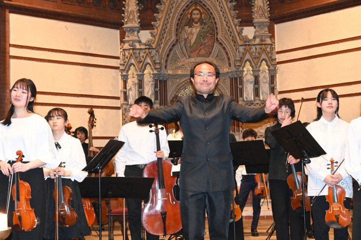 Takahiro Fuji and the Soai Junior Orchestra
